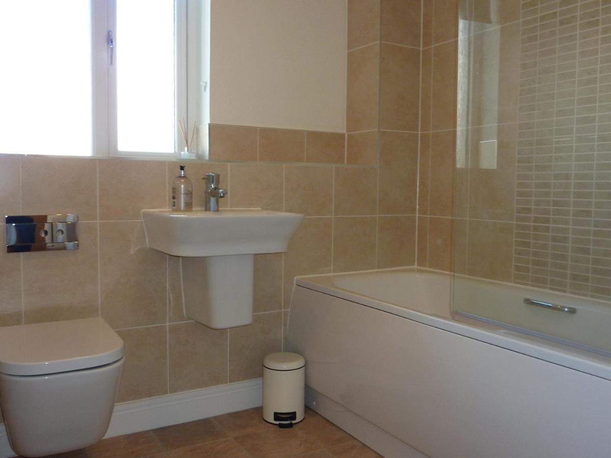28 Clock Tower Court Appartement Charlestown  Buitenkant foto